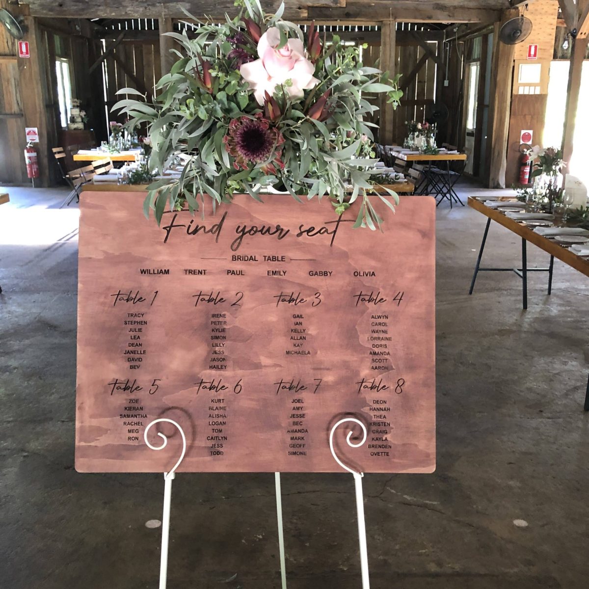 Gold Metal Easel HIRE - Image 10