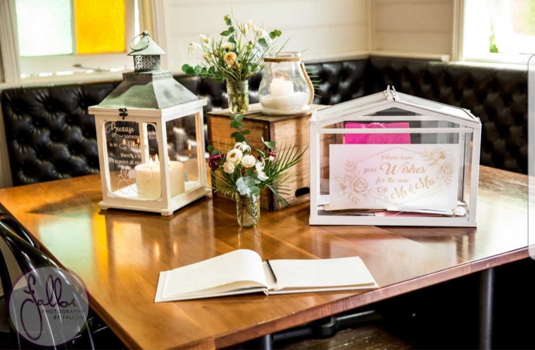 Large White and Gold Wishing Well - Image 4