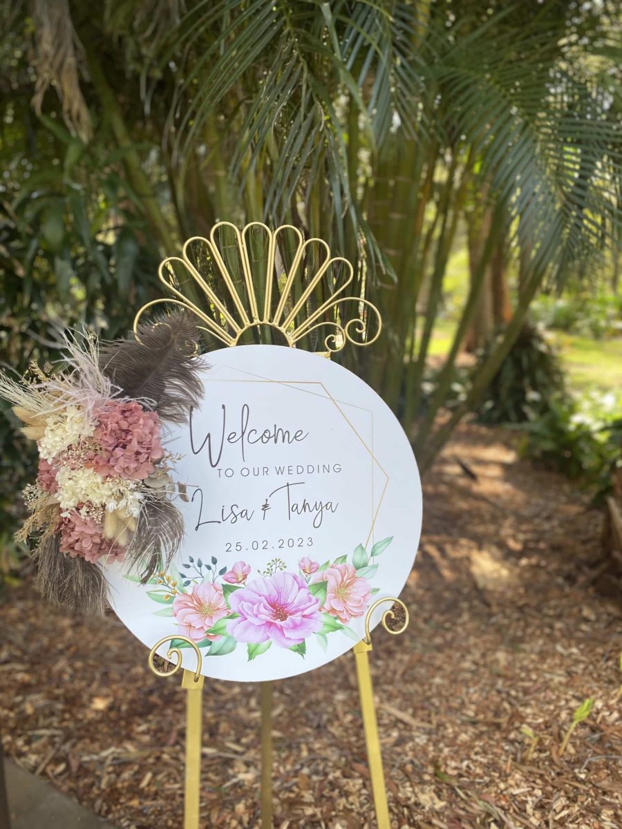 Gold Metal Easel HIRE - Image 6