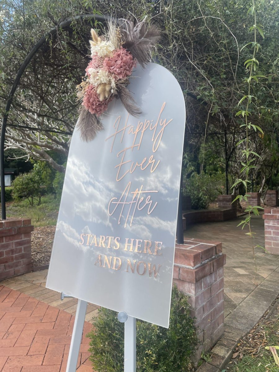Arch Acrylic Welcome Sign - Happily Ever After - Image 2