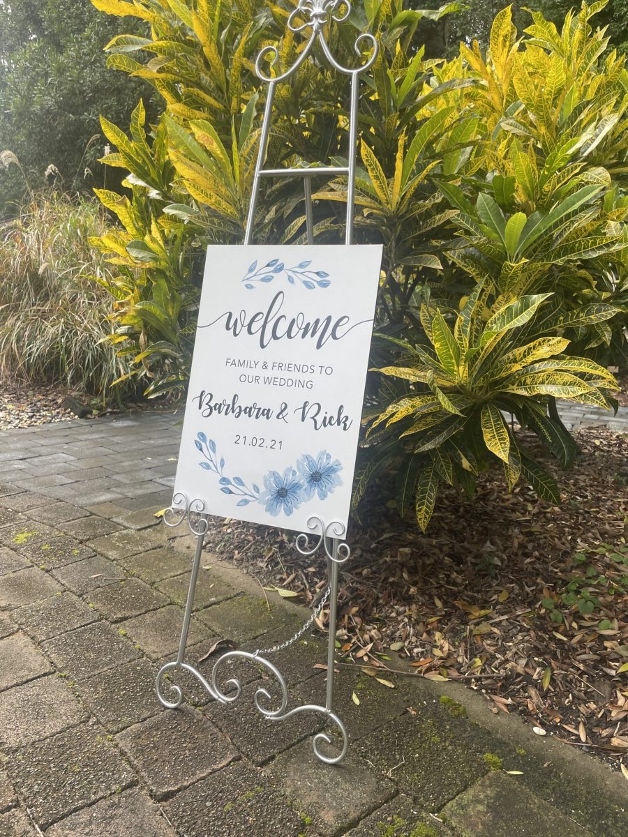 Blue Flowers Welcome Sign - Image 2