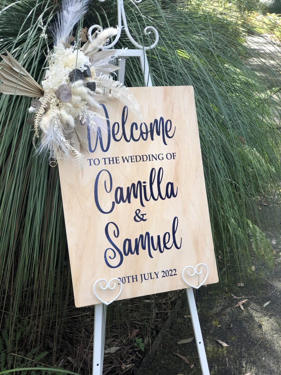 White Metal Easel HIRE - Image 6