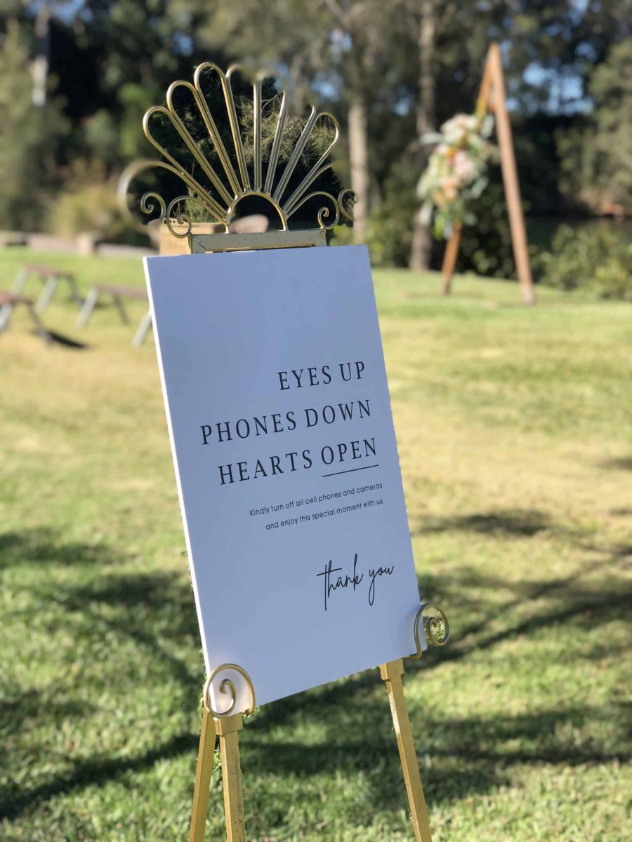 Gold Metal Easel HIRE - Image 3